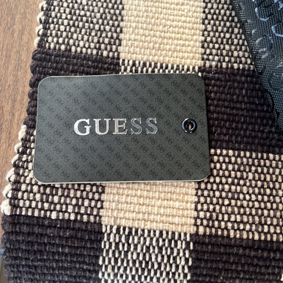 GUESS duffle/purse - Picture 9 of 11